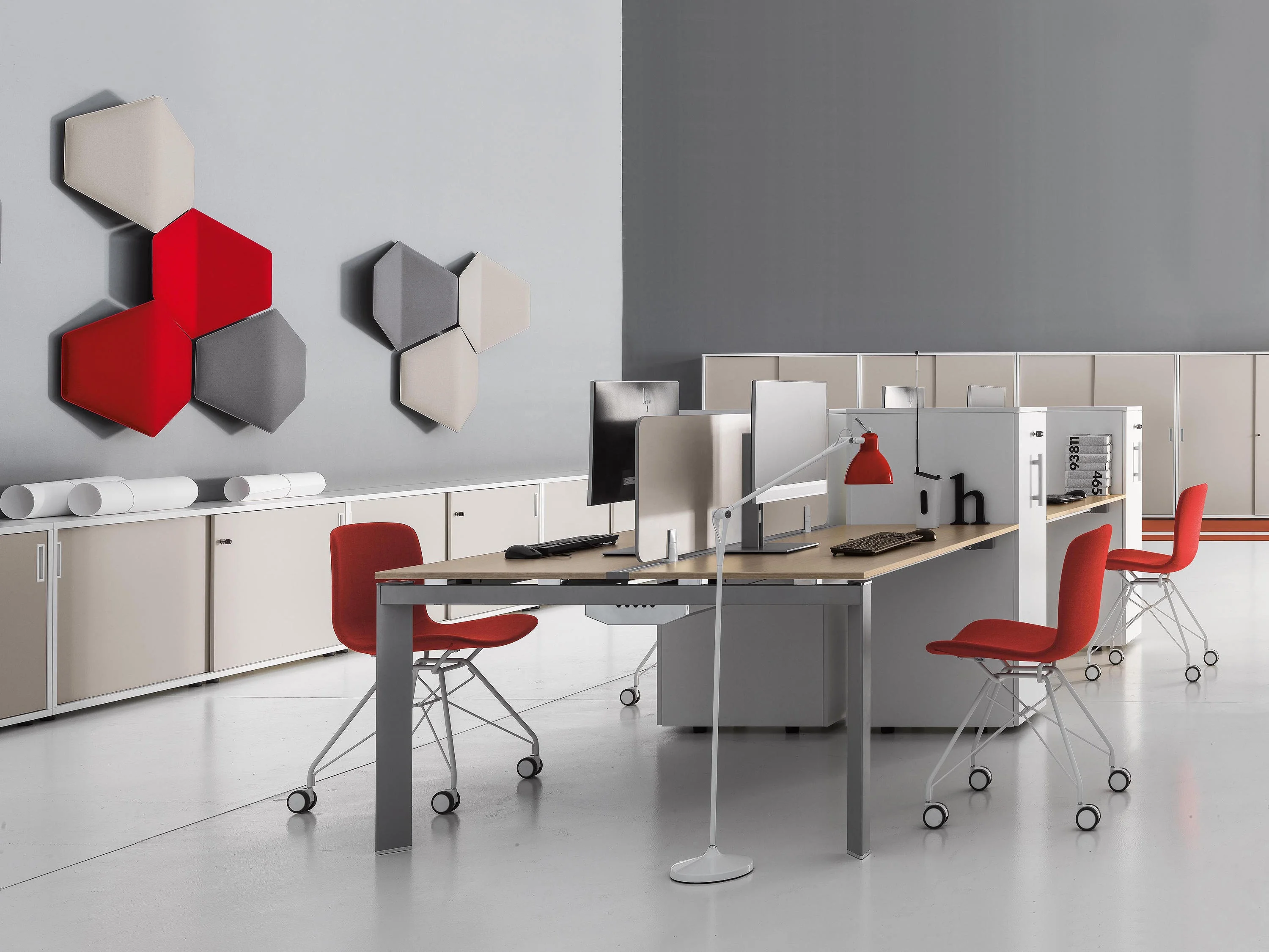 
2019 New Design Elegant Staff Office Call Center office Furniture Workstation 1-3 Person Office desks and Workstations 