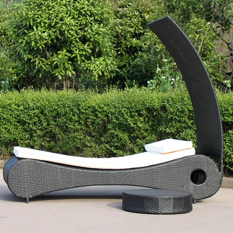 Уличный шезлонг из ротанга хорошего