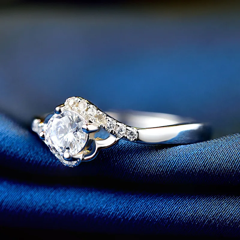 Shiny Clawed CZ Diamond Moissanite Wedding Ring for Women DS0105