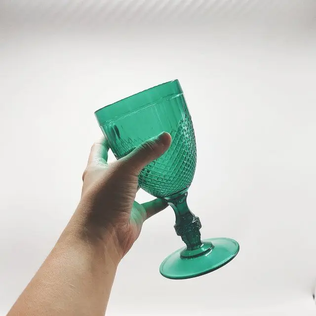 
Wholesale 350ml embossed wine glasses/Plastic Champagne Glass 