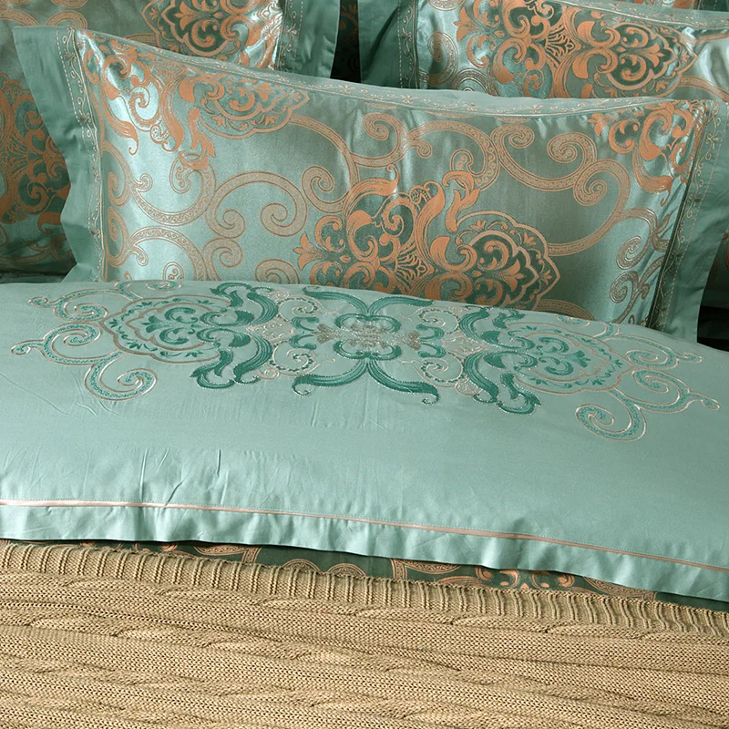
New Luxury design silk cotton jacquard embroidery bedding set bed spread coverlet 