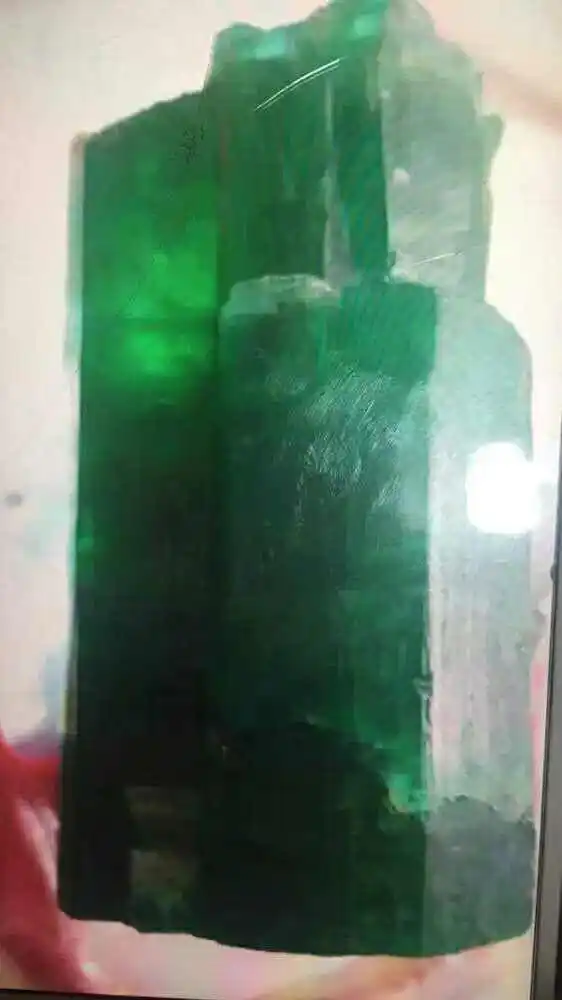 Natural emerald, Natural ornaments, High-grade gemstone ornaments Emerald raw materials