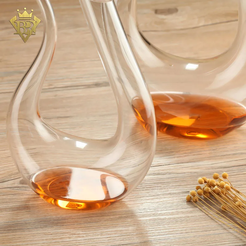 Unique Design Wine Accessory Horn Wine Decanter