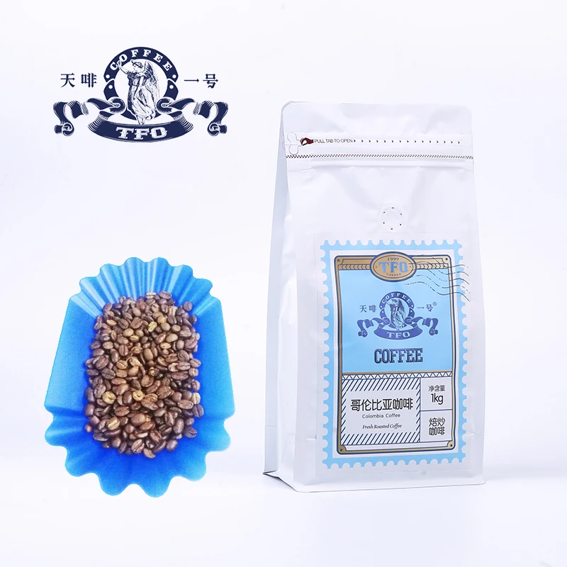 
 Свежие жареные колумбийские кофейные зерна  