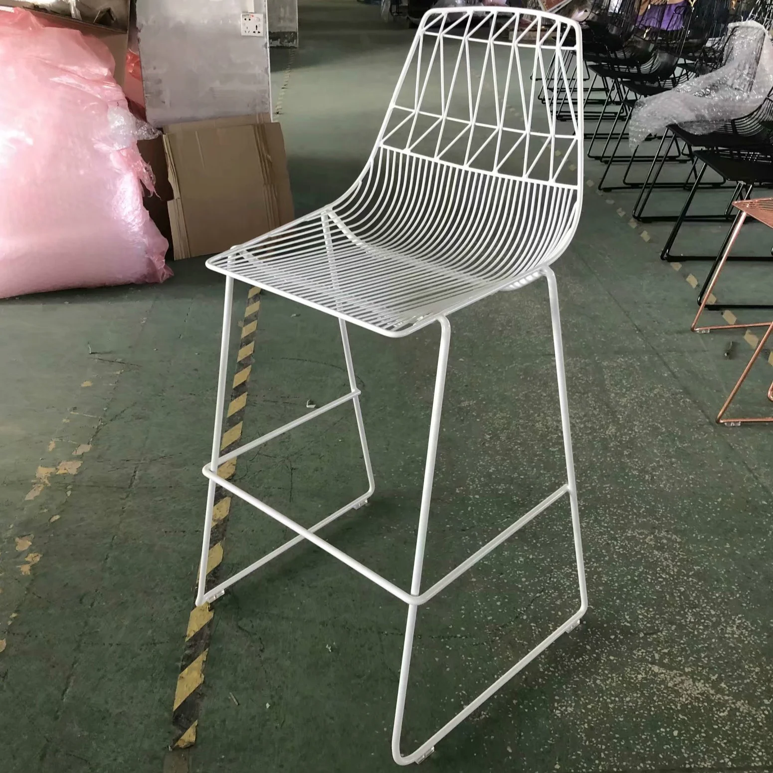 Indoor Wholesale Restaurant Chairs Cafe Chairs Bar Stool with Wire Frame on Sale YT0M15