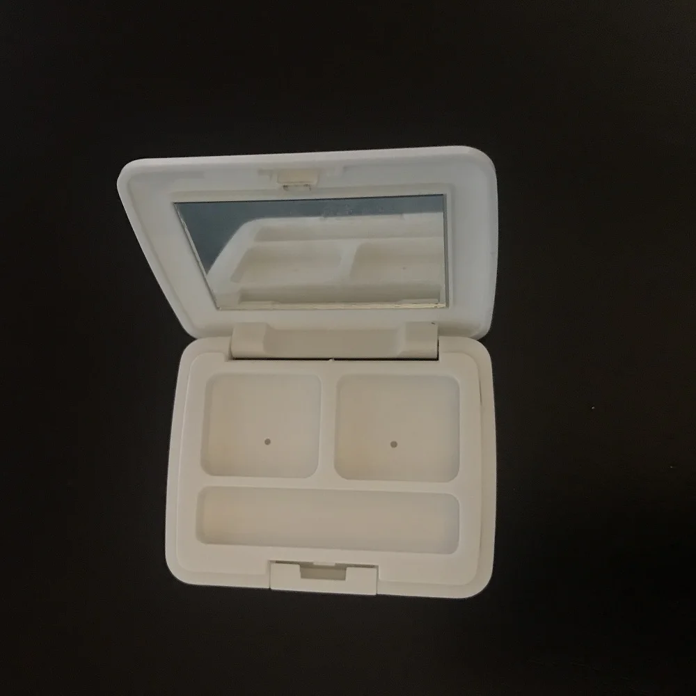 
Low MOQ promotion empty white eyeshadow palette case 