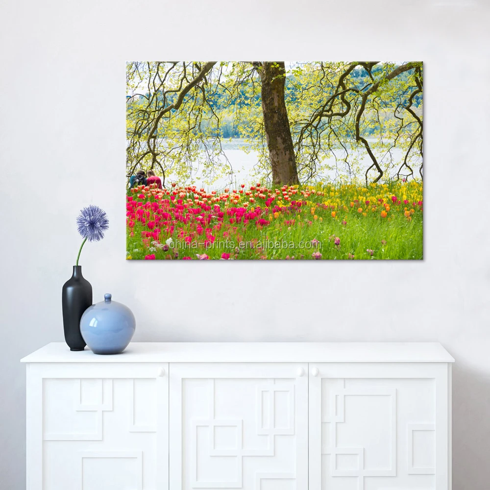 1 Piece HD Printed Lovers in Park Canvas Painting Nature Scenery Tulip Flower Wall Picture for Living Room/SJMT1942