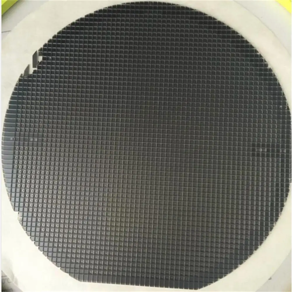 Absolute or gage pressure sensor chip for medical device application
