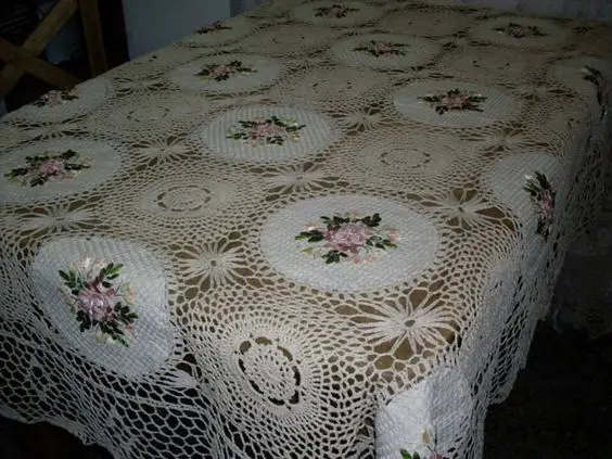 100%cotton crochetlace tablecloth with hand ribbon embroidery