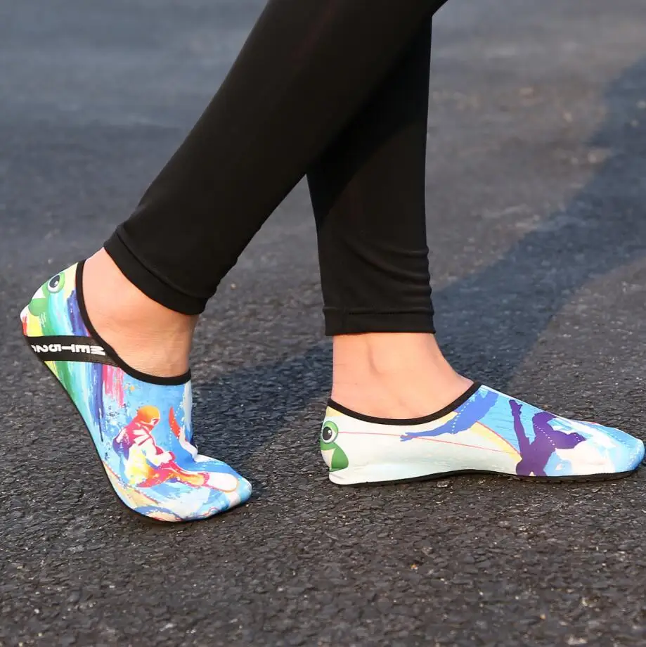 
Outdoor Water Shoes Beach Swimming Quick-Drying Skin Sock Printing Wading Shoes 1pair 