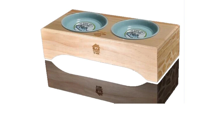 dog wooden dining-table with two ceramic bowls