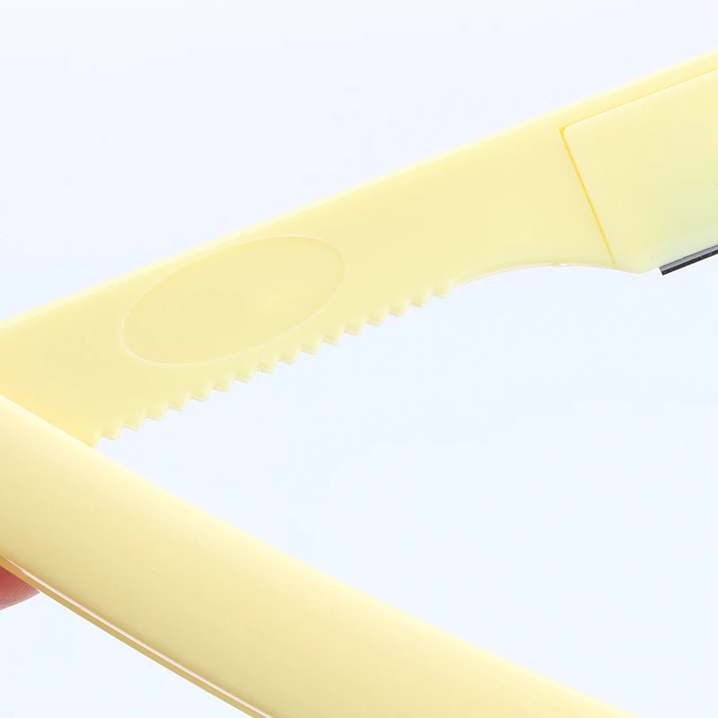 Salon Fold-able razor Yes Disposable and Single Blade Feature fold-able BARBER RAZOR