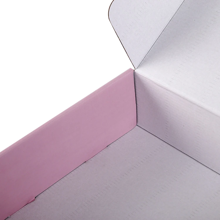 Картонная упаковочная бумажная коробка PackGift с белым логотипом