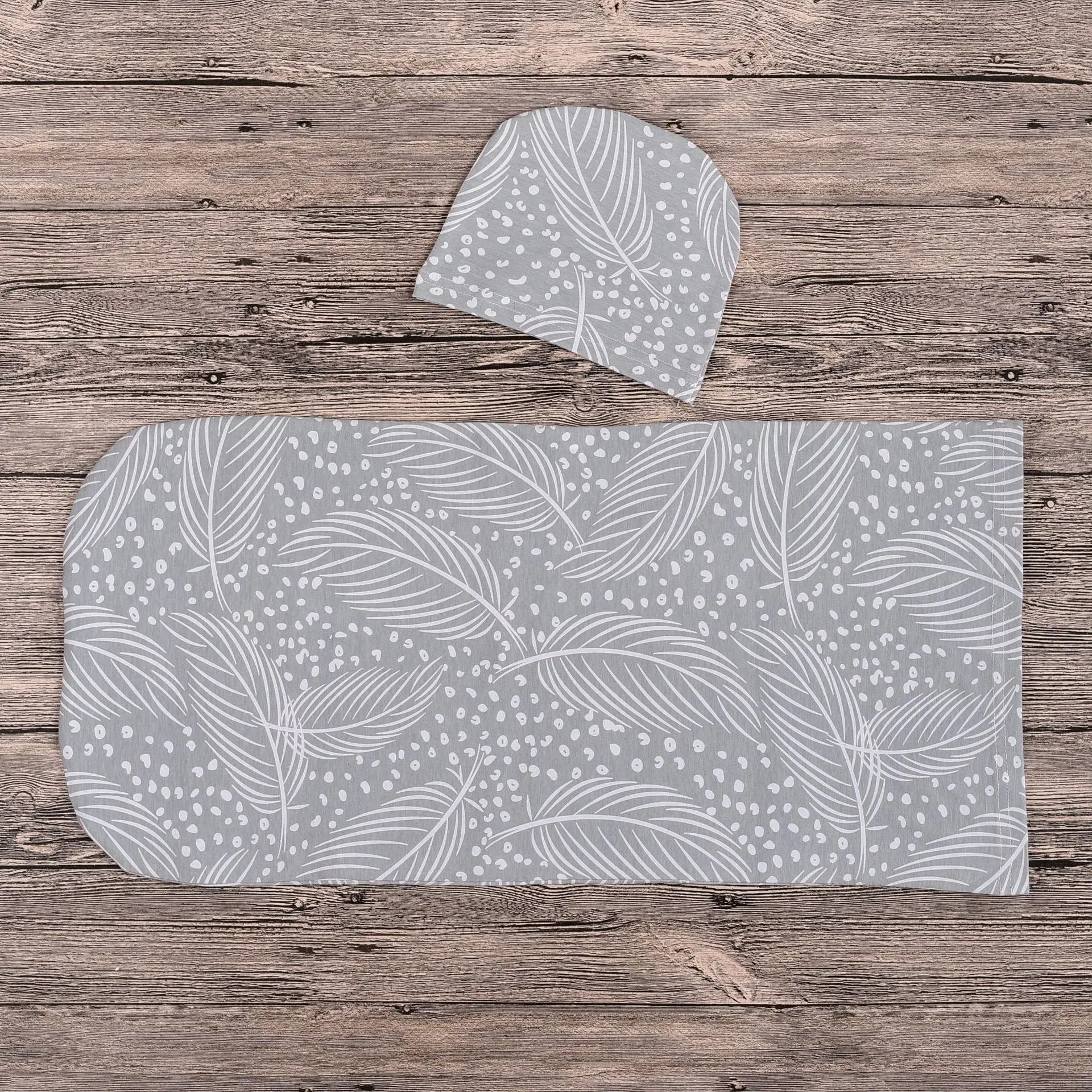 
Baby Snowman Leaf Print Sleeping Bags Set Euro America INS Infant Swaddles Baby Fish Print Thin Sleeping Bag + Hat 2 PCS Set 