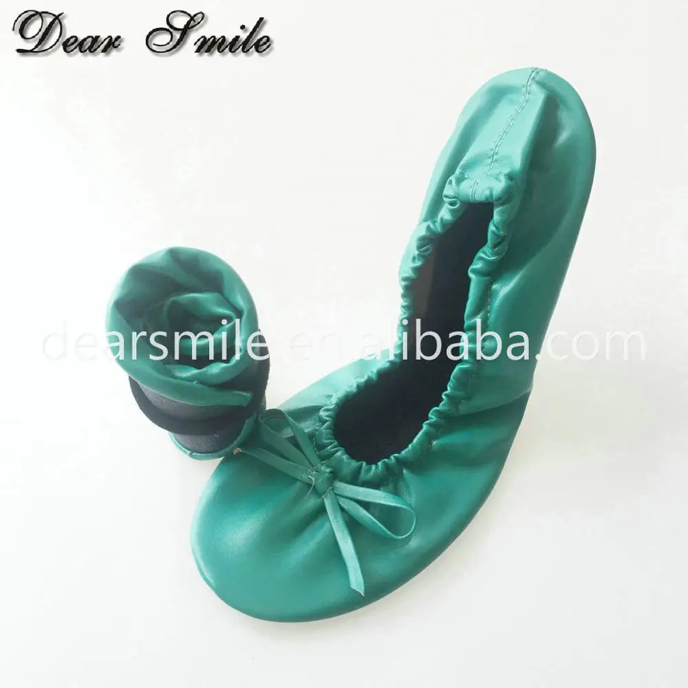 Wholesale cheap foldable flats ladies soft rollable ballet nice driving shoes in big pouch
