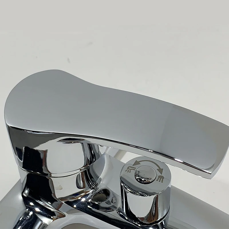 Modern Wall Mounted Ceramic Cartridge Shower Bathtub Faucet