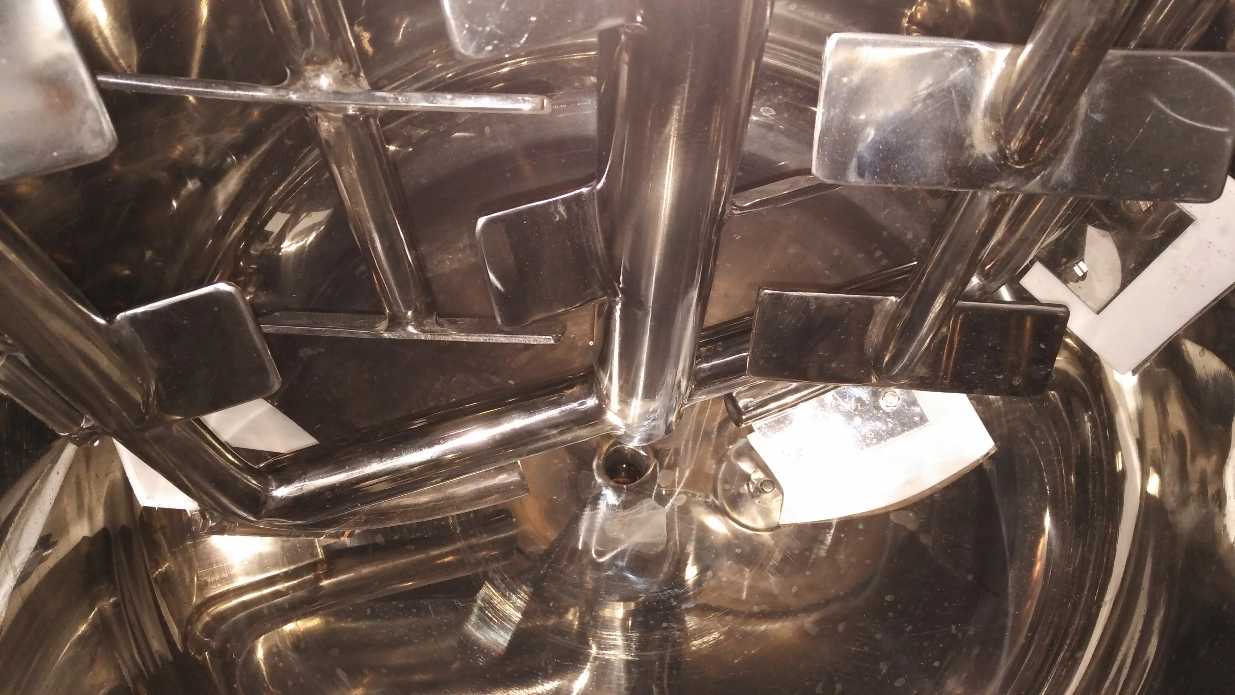 Hot sale 3 tons homogenizer mixer with scraper hand wash shampoo making machine