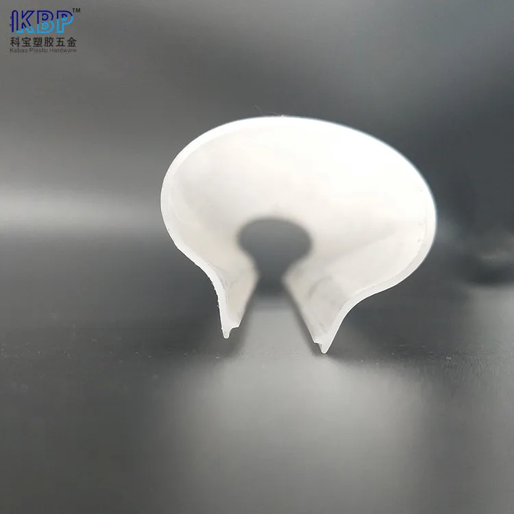 Пластиковый уголок профиля ПВХ