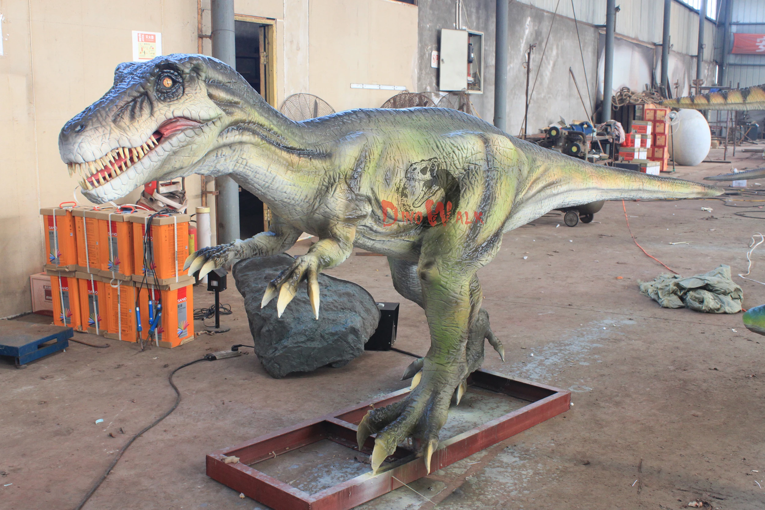 Dino0485 medium size Mechanical Robotic animatronic Dinosaur at playground