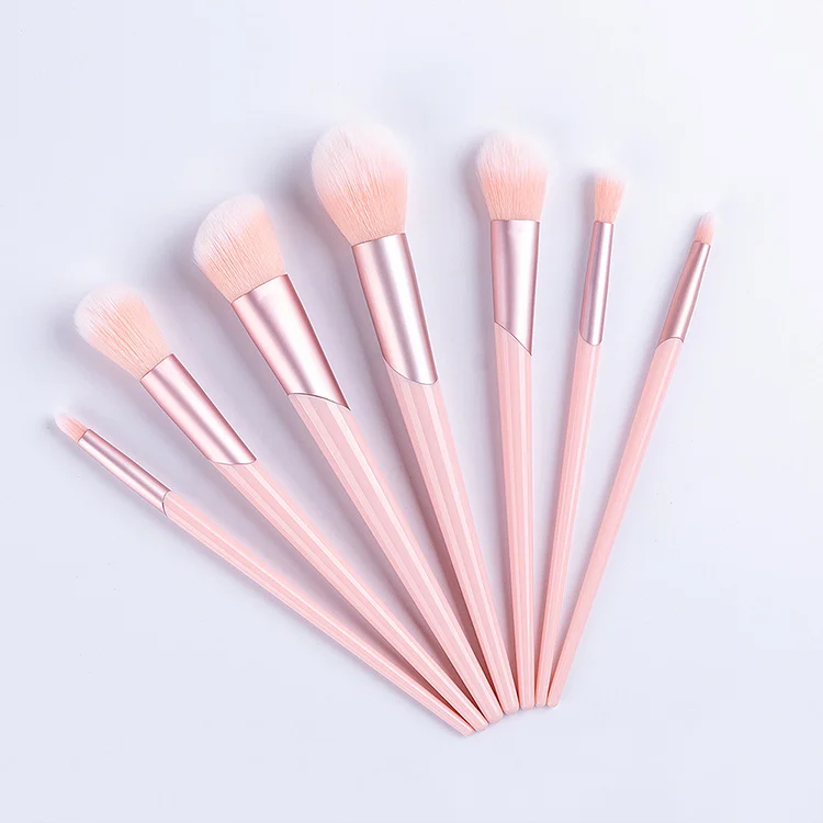 Новое поступление, 7 шт., бесплатный образец, женский косметический продукт, наклонная туба, кисти для румян кабуки