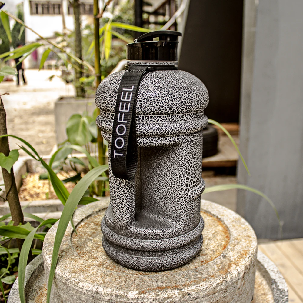 TooFeel manufacturer 2.2L big water bottle with cap and tritan material