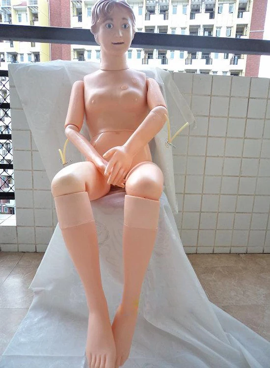 Медицинский основные сестринского Подготовки манекена на медицинская наука предметом для медицинских обучение уходу за больными