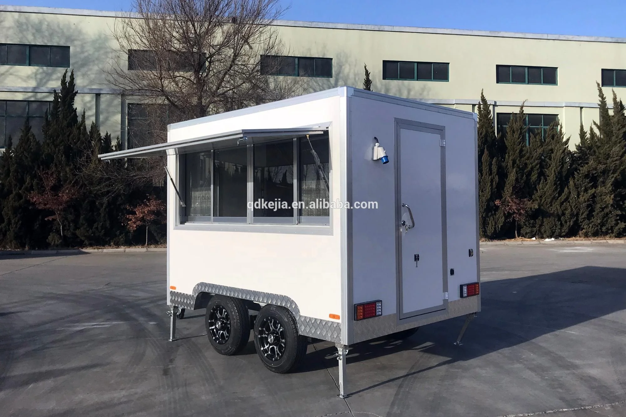 Hot Sale Chinese Mobile Food Catering Trucks Kitchen Trailer Mobile Food Cart
