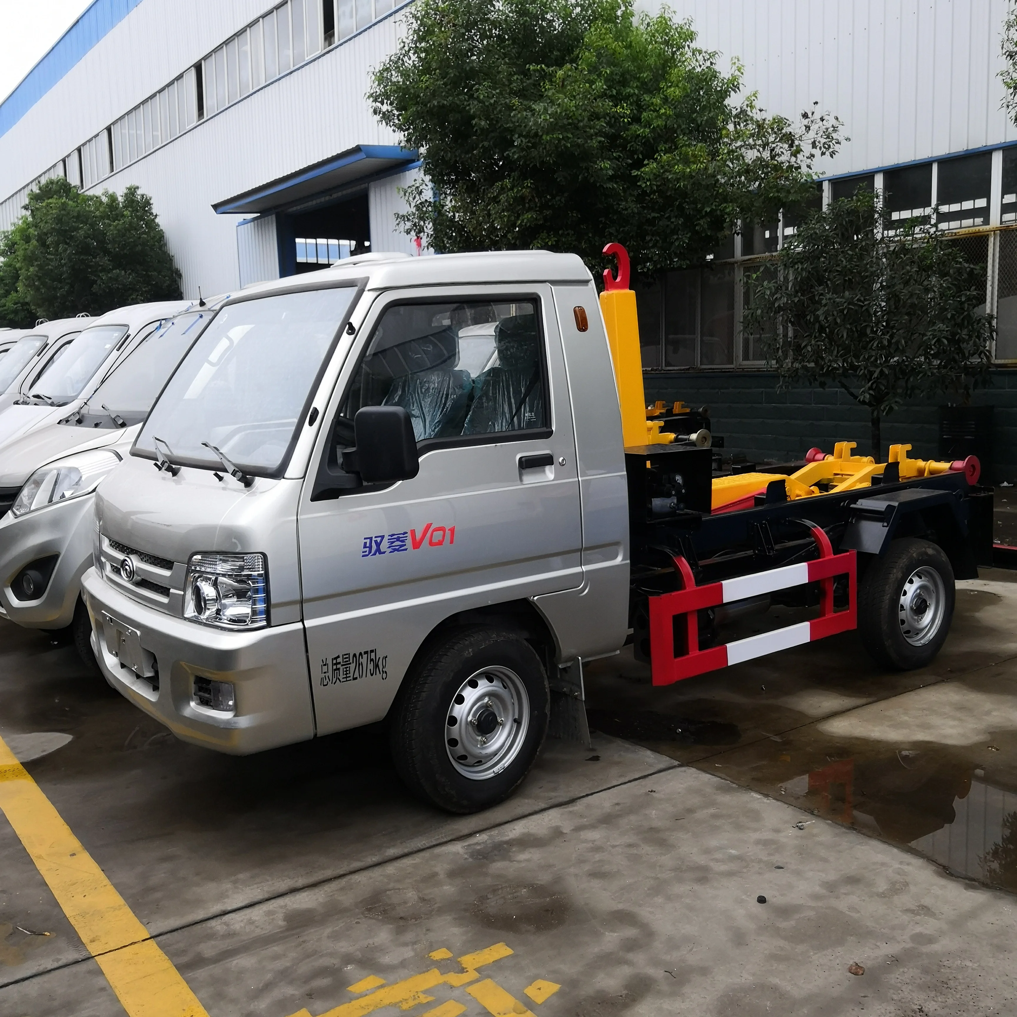 Foton gasoline small rear self loading hook lift roll off garbage truck for sale