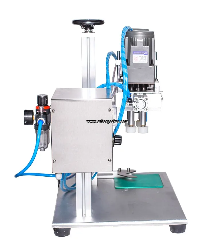 Semi-automatic pressure nozzel cap spout screw capping PET bottle machine