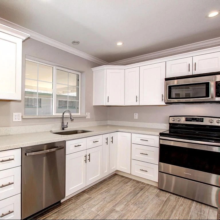 Ready to assembled white design modular wood kitchen cabinet made in China