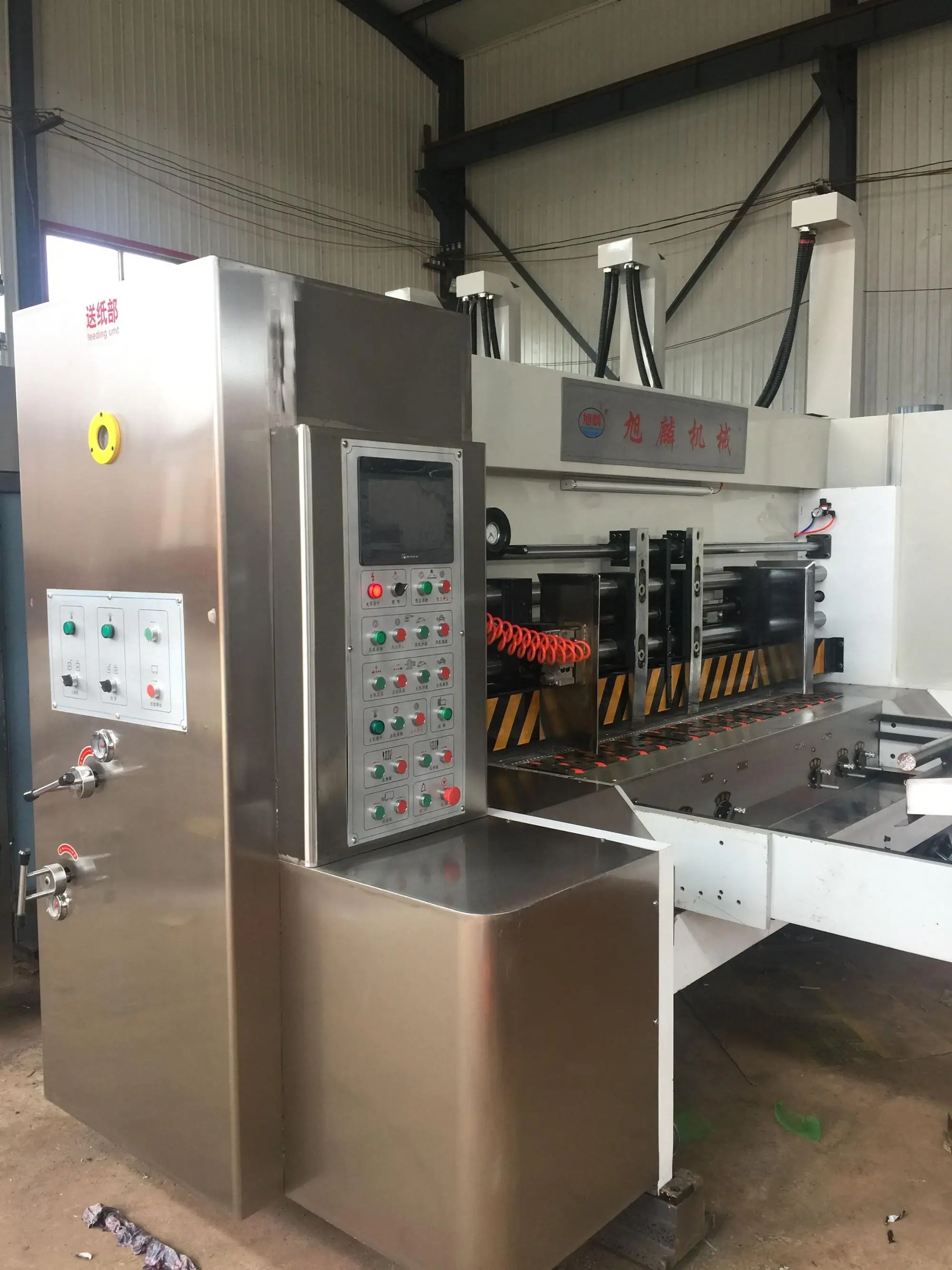 Машина для высечки картона флексографической печати