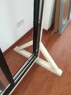 Двойная раздвижная стеклянная дверь с наружной рамой