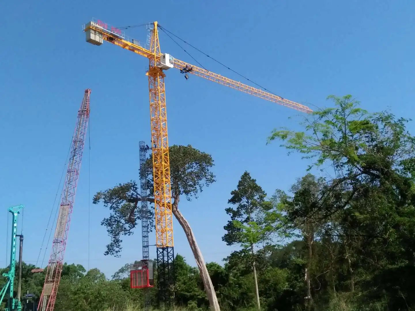 QTZ250 16 ton Topkit Topless Tower Crane TC7030 Hammer Head