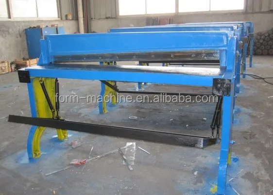 Treadle guillotine shearing machine in sheet metal industries