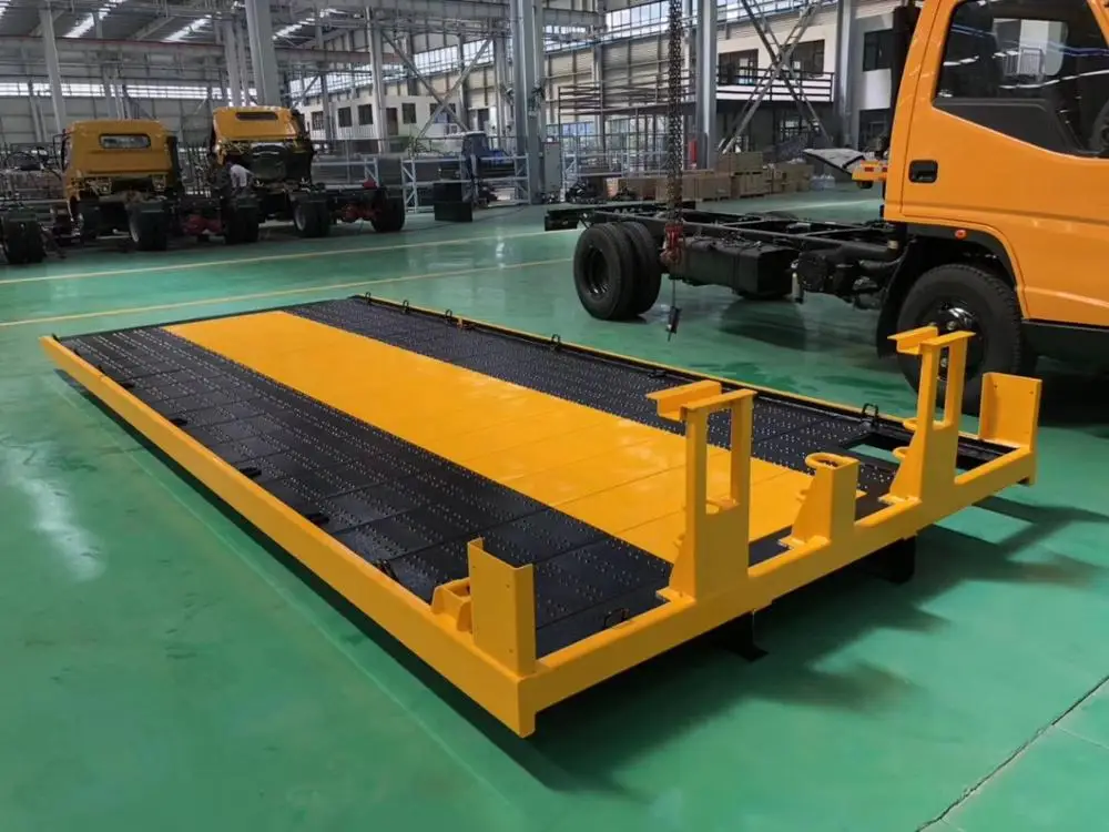 
5tons 5.6meters 18.2ft length wrecker motorcycle accident towing truck 18.2ft size platform tray body on trade 
