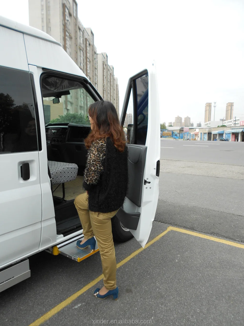 
ES-S Series Electric Aluminum Loading Step for Van and Motorhomes 