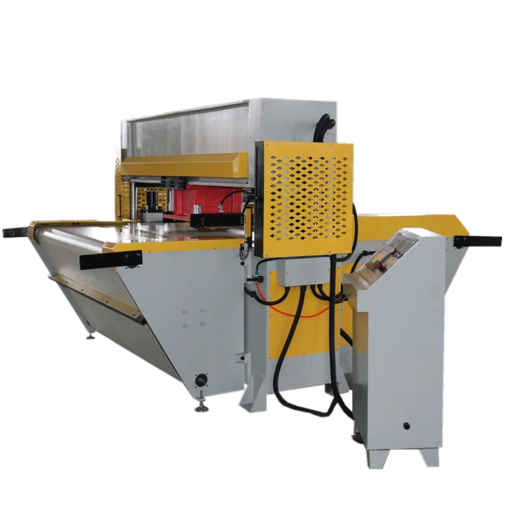 Automatic knitted fabric die  cutting machine