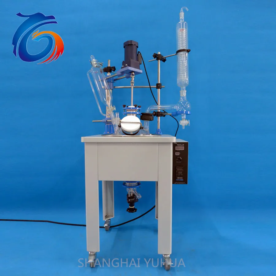 Large capacity high temperature reaction reactor with PTFE sealing