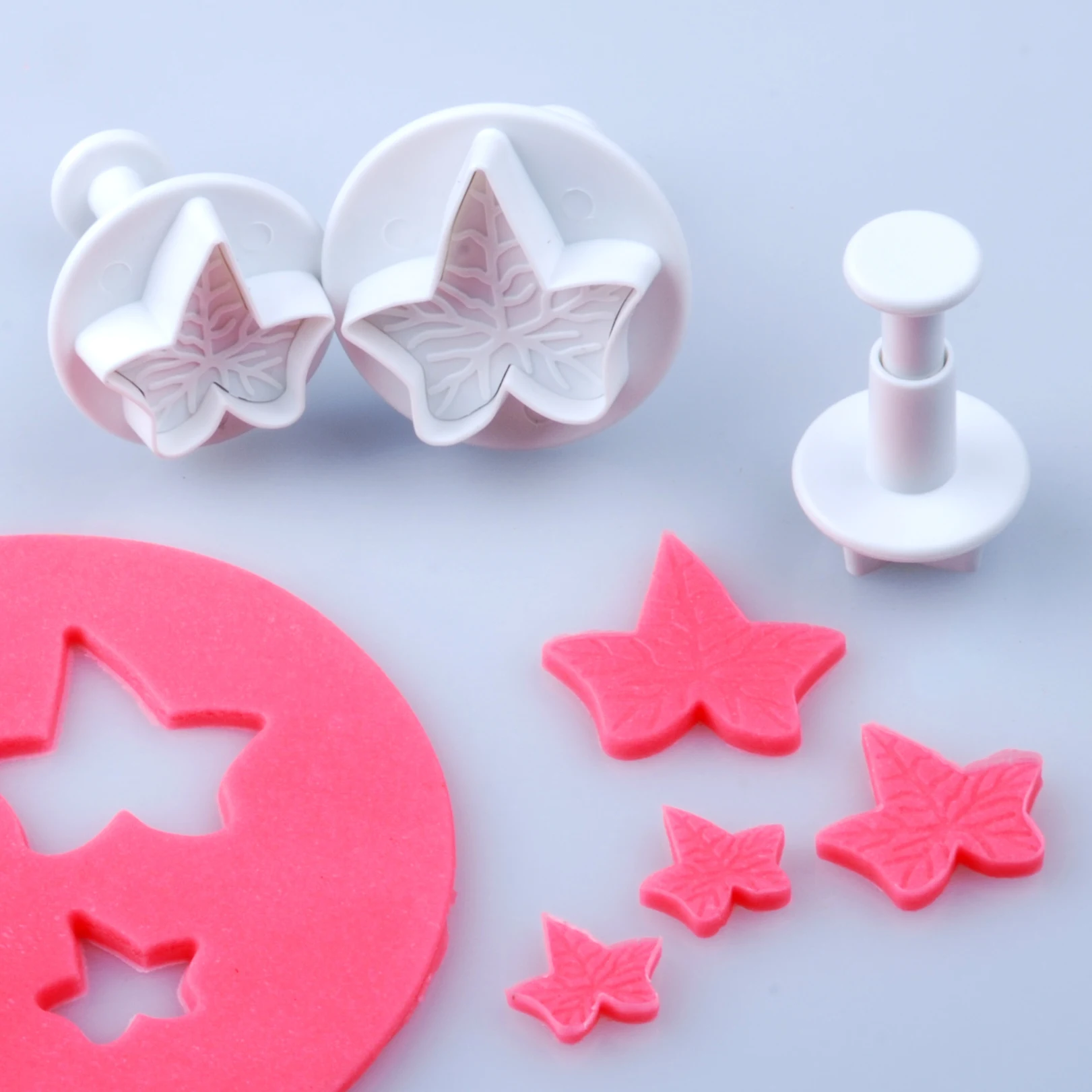 
Small Ivy Leaf Cookie Cutter 45/37/28mm plastic Plunger cutter 