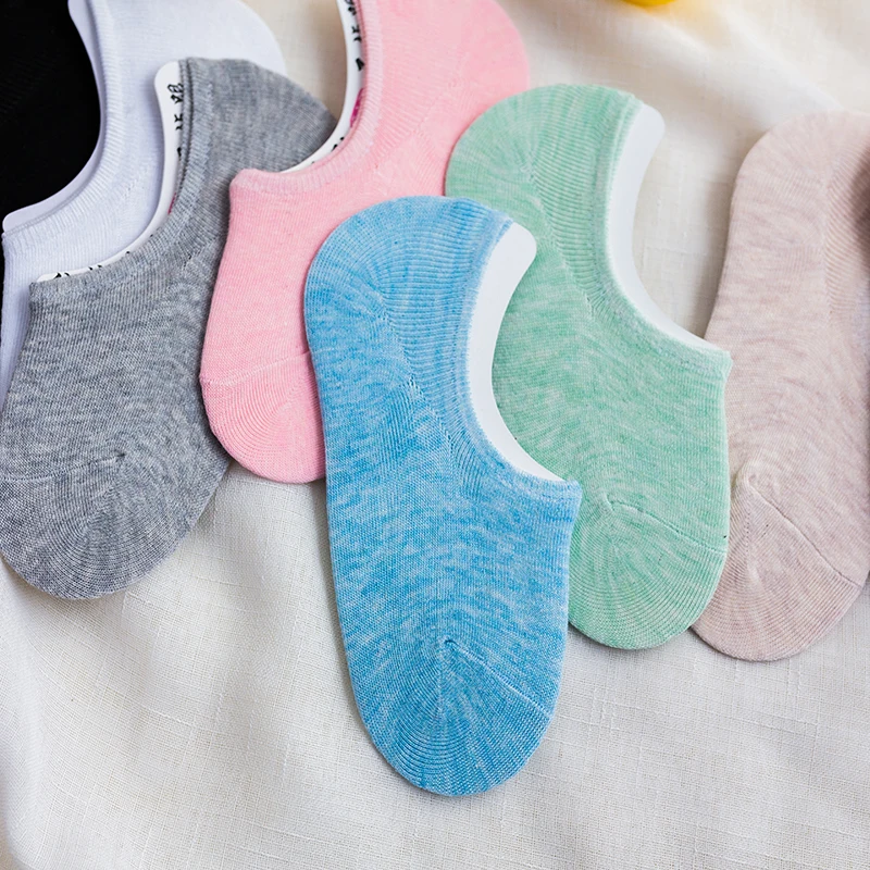 Low price free shipping custom logo silicone and gel girl solid color boat sock