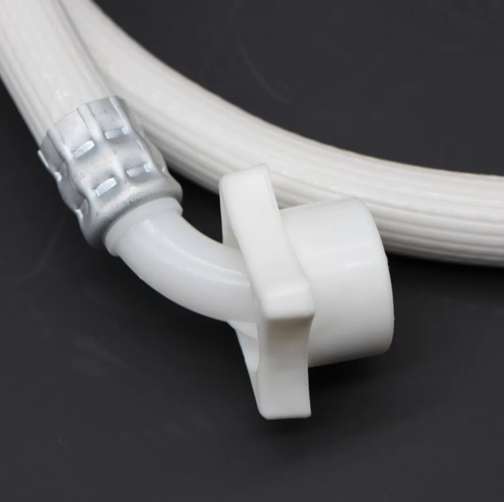 Outlet pipes under a common universal joints washing machine drain/extension hose/extension tube