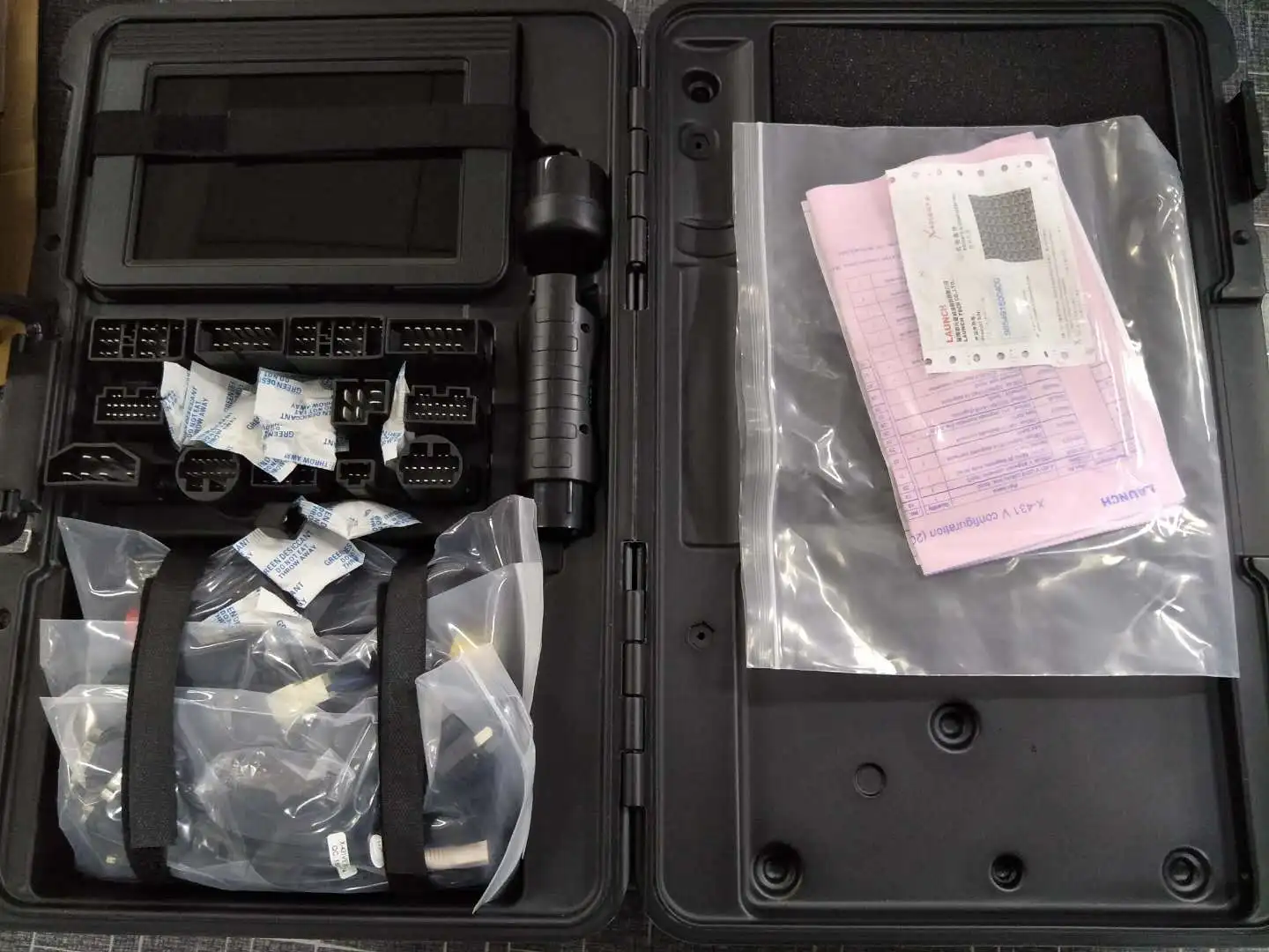 12V and 24V obd2 scanner diagnostic tool V+