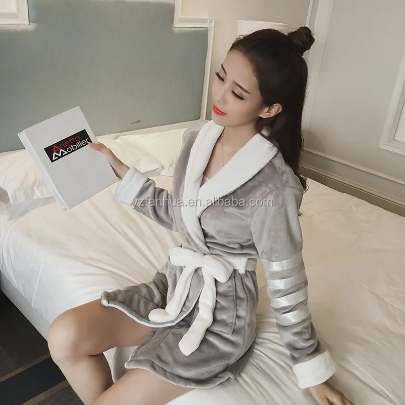
Coral velvet warm sister loaded bathrobe 2017 winter new fashion V-neck Slim long bathrobe 