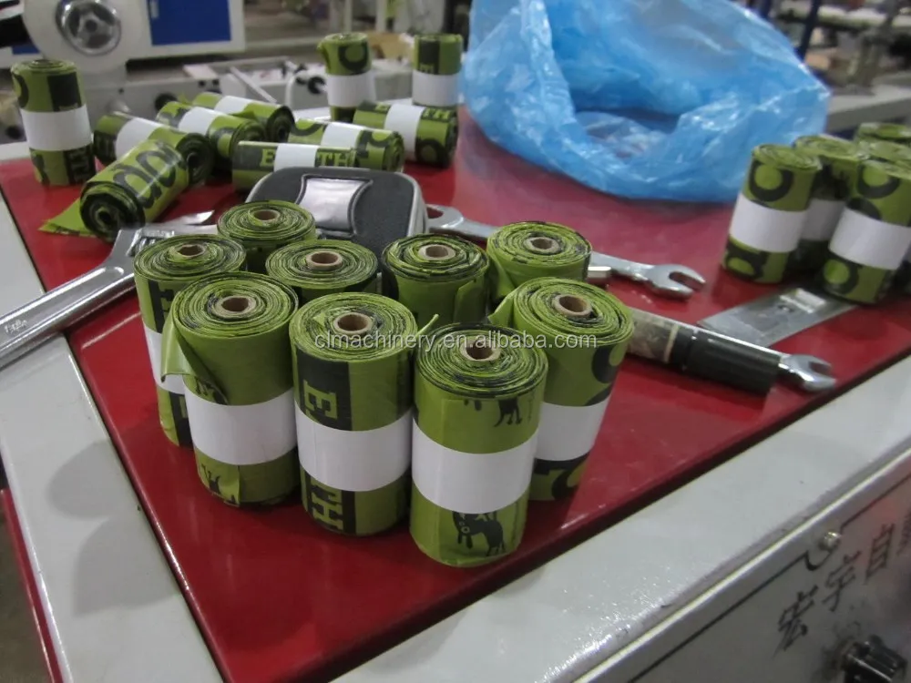 Full automatic dog food bag on roll making machine with paper core