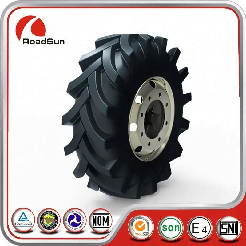 На Рисовом Поле Новый Новый Китайский Сельскохозяйственный Трактор Шин