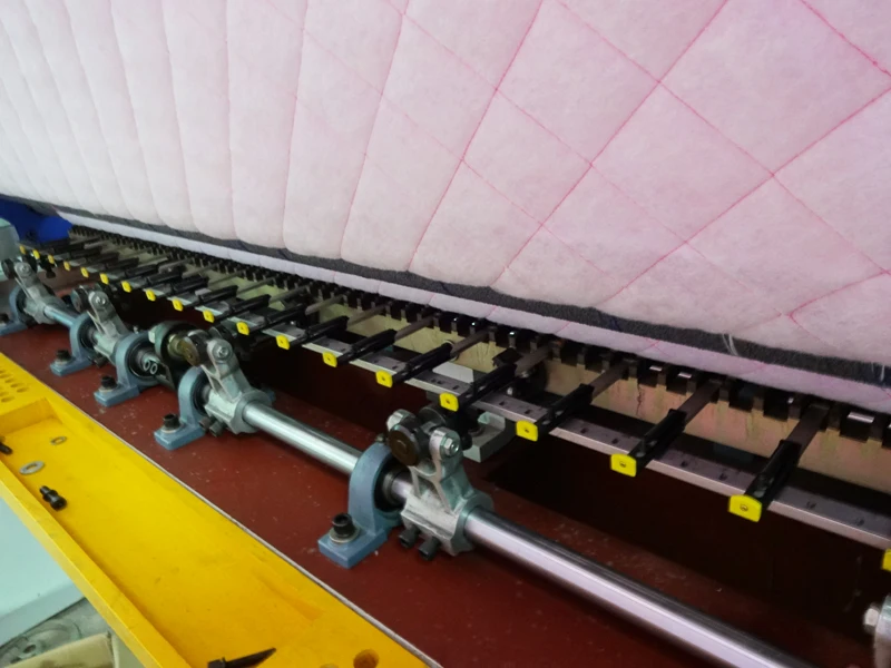 Yuxing computerized lock stitch multi needle quilting machine for comforter