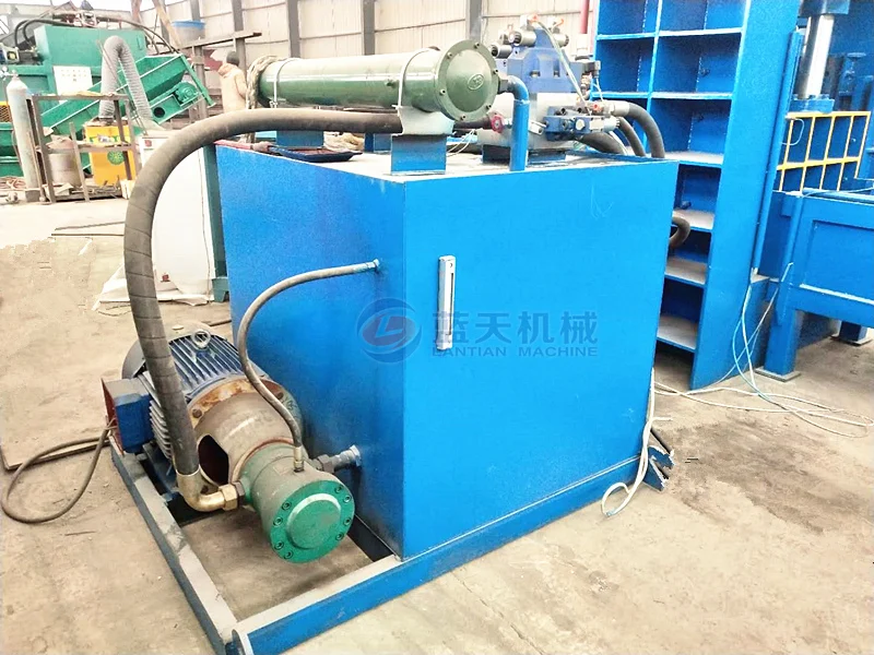 Scrap JapanesePlastic Bottles Paper Tire Baler Machine for Sale