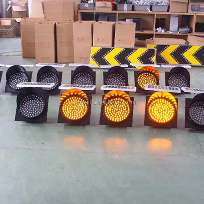 LED Flare Flashing Safety Warning Lights Barricade Blinker Solar Powered Yellow Flashing Light