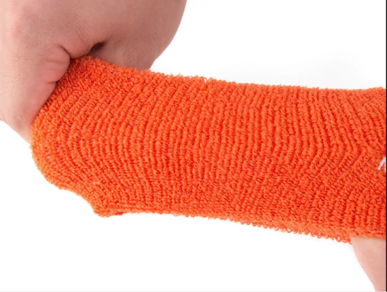 
Custom Elastic Fabric Football Basketball Sport Absorb Sweat Fast Drying Wristbands 