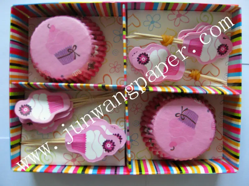 Wholesale 2015 style fashional 100% food grade silicon/parchment paper cake cups in hot sale!